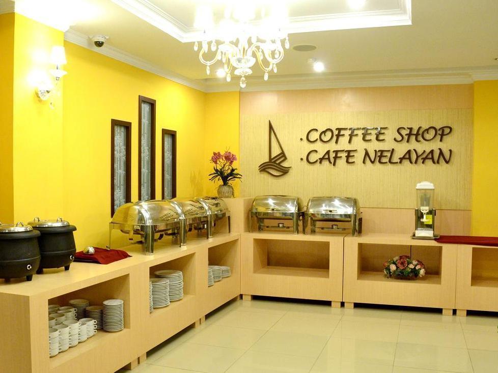 Bahari Inn Tegal Esterno foto