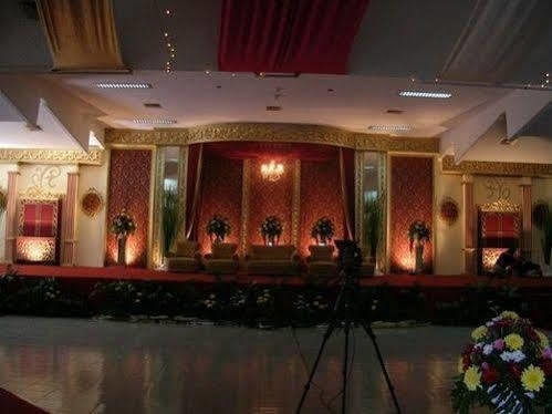 Bahari Inn Tegal Esterno foto