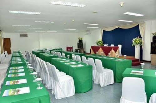 Bahari Inn Tegal Esterno foto