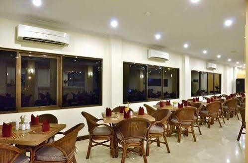 Bahari Inn Tegal Esterno foto